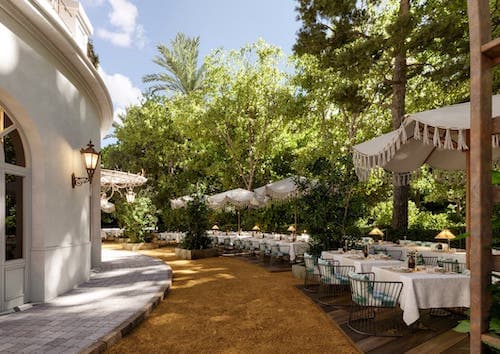 Terraza exterios del restaurante la raza en sevilla centro